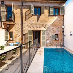 Townhouse in Pollensa gated pool