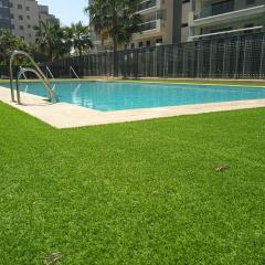 Piso nuevo con piscina cerca de parque las familias y playa de Almeria