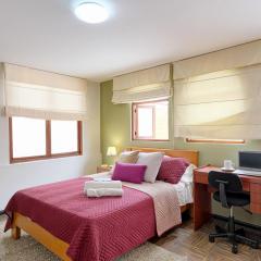 Charming Miraflores Guesthouse with Terrace Studio Apartment and Private Room