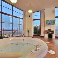 Red and White אדום לבן