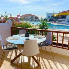 Stylish & Modern 1 bedroom suite on frontline of Playa del Duque