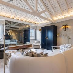 Luxury Duplex W/ River View by LovelyStay