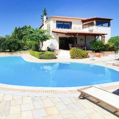 Nice Home In Kiato With 5 Bedrooms, Wifi And Outdoor Swimming Pool