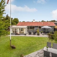 Lovely Home In Juelsminde With Kitchen