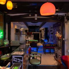 Krabi Freedom Hostel and Bar
