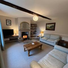 House - Sleeps 10 Pet friendly & Parking
