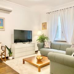 Vintage Top Centre Apartment