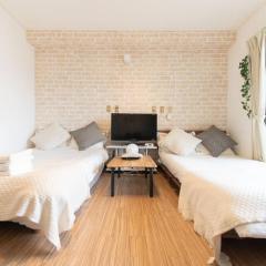 Sanacion Motomachi 6 なんば徒歩圏内 Netflix視聴可能 2部屋セット貸しでプライベートも確保