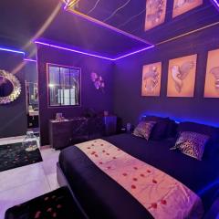 Suite Romantique Jacuzzi & Sauna privé Full options TV