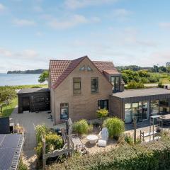 Stunning Home In Hejls With Wifi And 4 Bedrooms