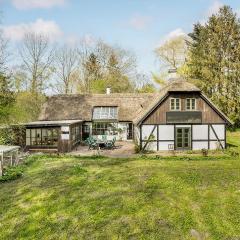 Beautiful Home In ster Ulslev With Kitchen