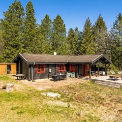 Beautiful Home In Hadsund With Kitchen