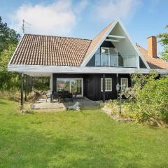 4 Bedroom Nice Home In Knebel