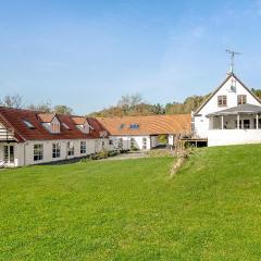 Cozy Apartment In Gudhjem With Kitchen