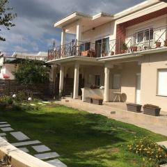 Lovely House by the Sea with Garden and BBQ (A)