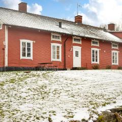 4 Bedroom Lovely Apartment In Orrefors