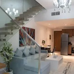 Mirage Zen 2BR Duplex Retreat with Pool in Oasis