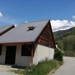 Maison vue Montagne avec jardin