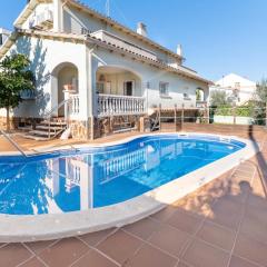 AT012 Piscina privada, muy bien equipado, la playa a 250 metros