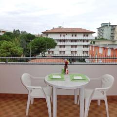 Comfortable flat next to the beach-Beahost