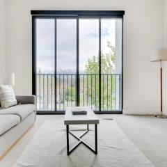 Santana Row 1BR w Pool Gym 10 mins to Google SFO-831