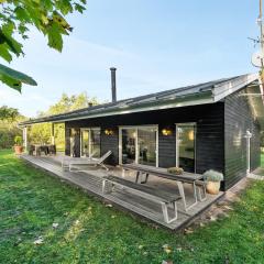 Holiday Home Elfriede - 400m to the inlet in Djursland and Mols by Interhome