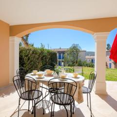 Apartment Le Domaine de Figuière-2 by Interhome