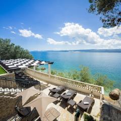 Villa Adriatica Excelsior - Beachfront Retreat