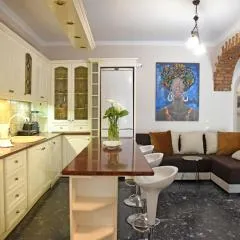 Calma House