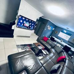 Private 3-bed Unit in Johannesburg with Power Backup