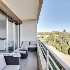 3 Rooms with Sea View Terraces in Peace