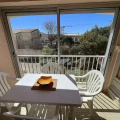 Appartement T3 Climatisé, 2 Chambres, Balcon, Parking, Proche Plage, Lave-linge - FR-1-702-22