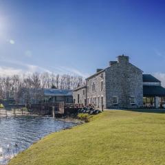 Borwick Lakes Holiday Caravan (Partial Lake View)