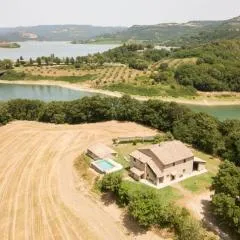 CASALE AL LAGO con PISCINA E SAUNA