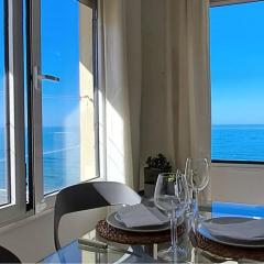 Romántica vista al paseo marítimo de Cádiz