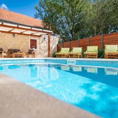 Nice Home In Dicmo With Outdoor Swimming Pool, Wifi And Private Swimming Pool