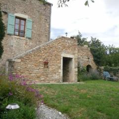 Maison rénovée sur domaine viticole Renovated old house on wine estate