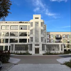 Art deco lodging in London