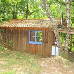 Cabane au cœur de la forêt des Landes de Gascogne