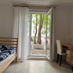 Room in Apartment - Quiet single bedroom in the centre of Zagreb with garden