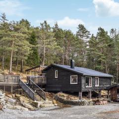 3 Bedroom Stunning Home In Frde I Hordaland