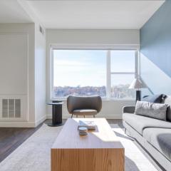 Elmhurst 1br w lounge pool gym nr Metra CHI-861