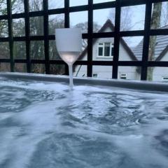3 bed holiday home with hot tub Valley Lodge 32