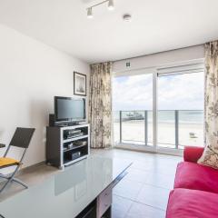 Beautiful apartment on the sea wall