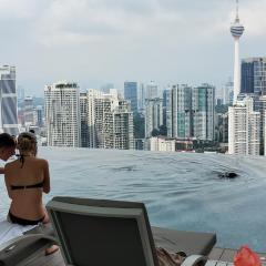 Lucentia Lalaport BBCC, Stuning Infinity Pool