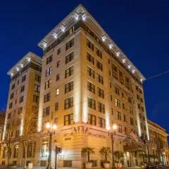 Hotel DeLuxe