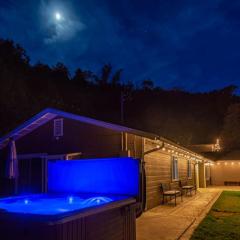 Alpine 4 Bedroom Retreat with Hot tub and Pool table