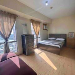 Apartment with a View in Sucat near Airport & SM