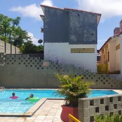 Flats no FORTE 200m praia ar piscinas portaria 24H