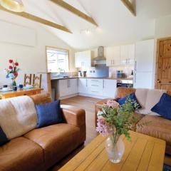 Pen Dragon - 2 Bedroom Cottage - Pen-Clawdd